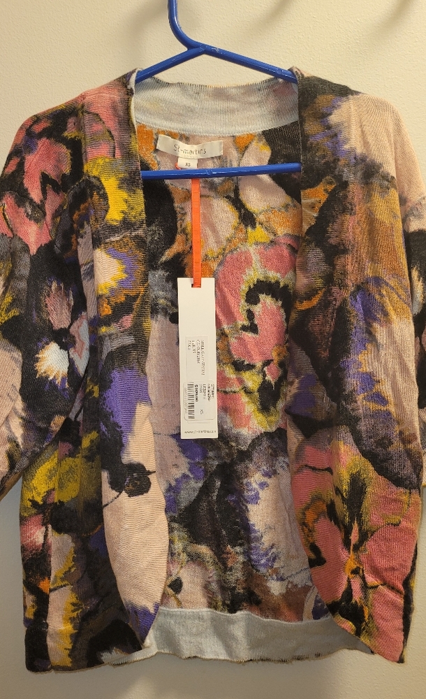 BRAND NEW St-Martins top